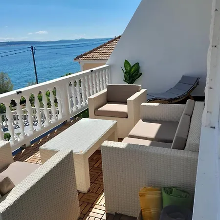 Infiniti Sunrise Apartment